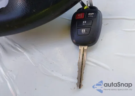 2015 Toyota Corolla S Plus z USA, uszkodzony, nr VIN 2T1BURHE8FC389017